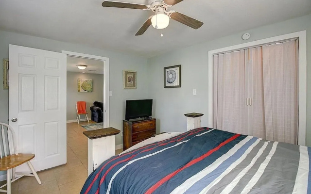 photo 2 of Sunfish Harbor 2 Bedroom Cottage by Redawning