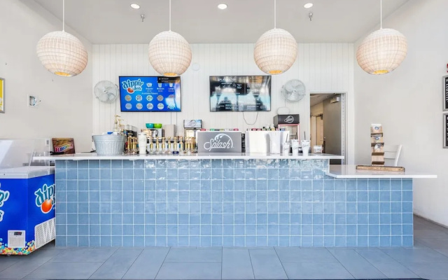 photo 2 of Sun-kissed Retreat 9 Bedroom Home