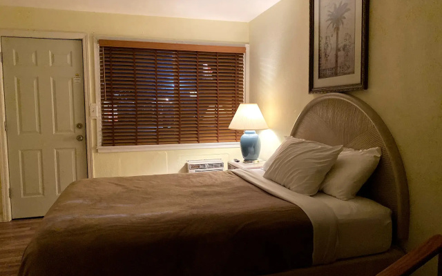 photo 3 of Sunland Inn Motel