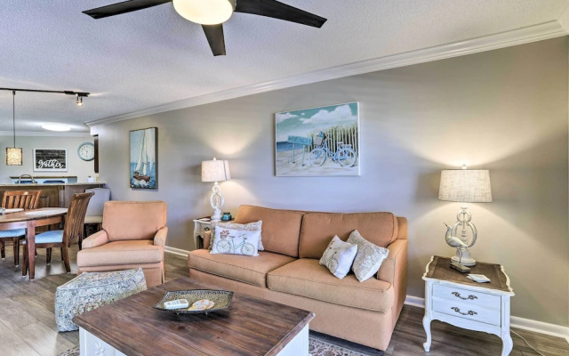 photo 2 of Sunlit St Petersburg Condo w/ Community Pool
