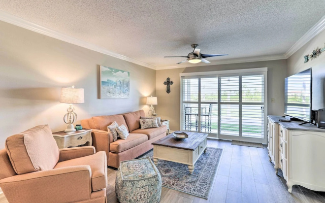 photo 4 of Sunlit St Petersburg Condo w/ Community Pool