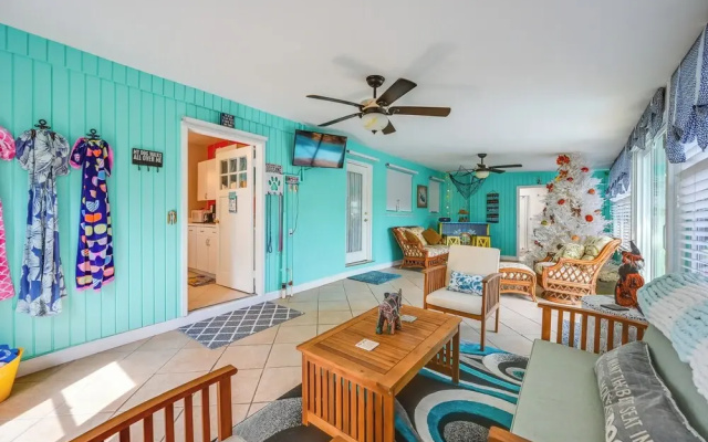 photo 4 of Sunny Bonita Springs Apt w/ Pool, Hot Tub + Lanai