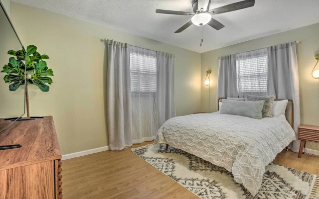photo 5 of 8 Mi to Beaches: Bradenton Home w/ Poolside Oasis!