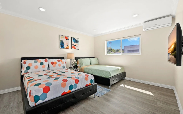 photo 5 of Sunny & Cheerful Near I-10 ~ Queen Beds ~ Parking