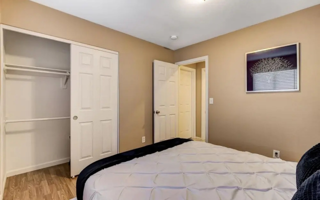photo 4 of Sunny Heated Pool Retreat Near Las Vegas 1-story 3 Bedrooms Fully Equipped Island Kitchen
