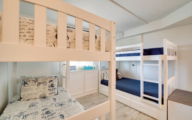 photo 4 of Private Beach Access & Gulf Views: Hudson Condo!