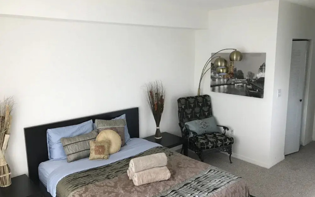 photo 4 of Miami Beach Intracoastal Apartments By Globe Quarters