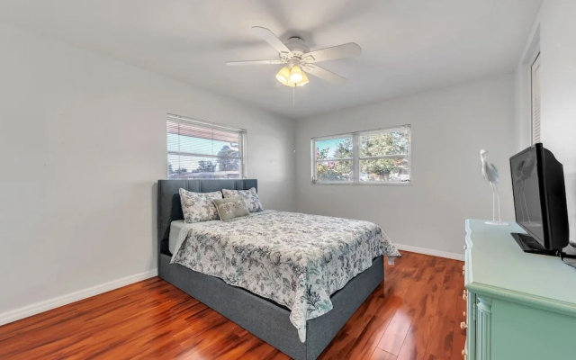 photo 2 of Sunny Retreat In Clearwater 2 Bedroom Home by RedAwning