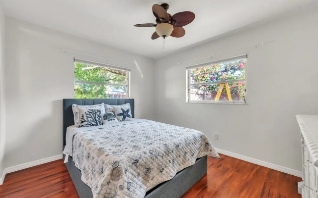 photo 3 of Sunny Retreat In Clearwater 2 Bedroom Home by RedAwning