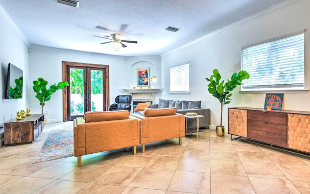 photo 2 of Sunny Sarasota Abode w/ Yard ~ 1 Mi to Dtwn!