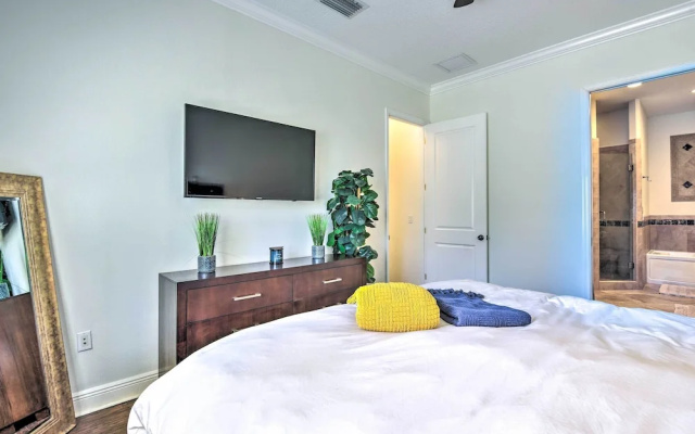photo 5 of Sunny Sarasota Abode w/ Yard ~ 1 Mi to Dtwn!