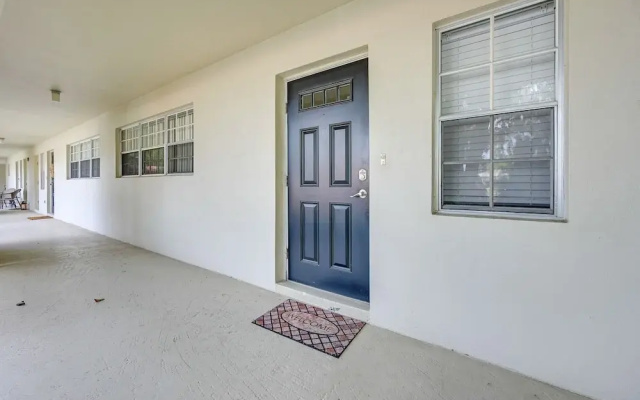 photo 2 of Sunny Sarasota Oasis w/ Private Screened Lanai