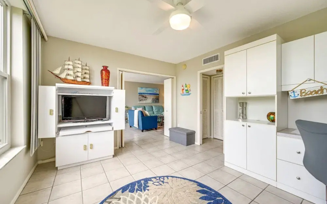photo 4 of Sunny Sarasota Oasis w/ Private Screened Lanai