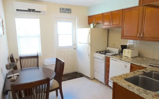 photo 5 of Sunny Shores Inn & Suites