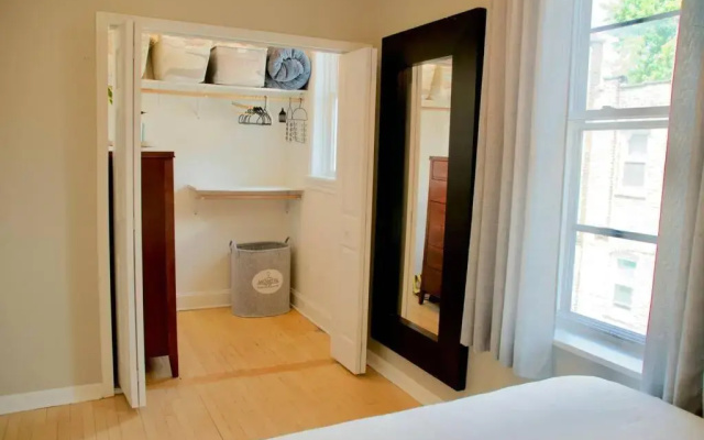 photo 2 of Sunny, Spacious, 3BR 1BA Davlin INN Chicago