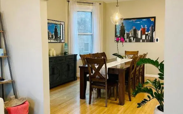 photo 4 of Sunny, Spacious, 3BR 1BA Davlin INN Chicago