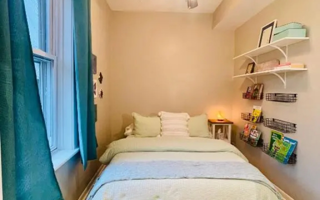 photo 5 of Sunny, Spacious, 3BR 1BA Davlin INN Chicago
