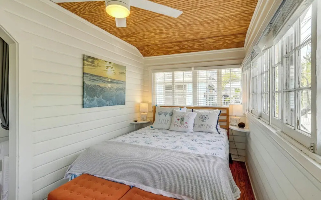 photo 4 of Sunny Treasure Island Bungalow, 200 Steps to Beach, Treasure Island