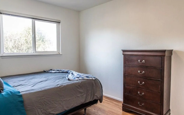 photo 5 of Sunny Two Bed in Richmond