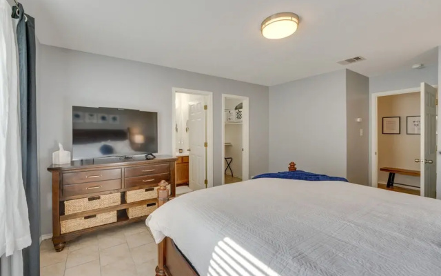 photo 4 of Sunny Universal City Home ~ 18 Mi to San Antonio!
