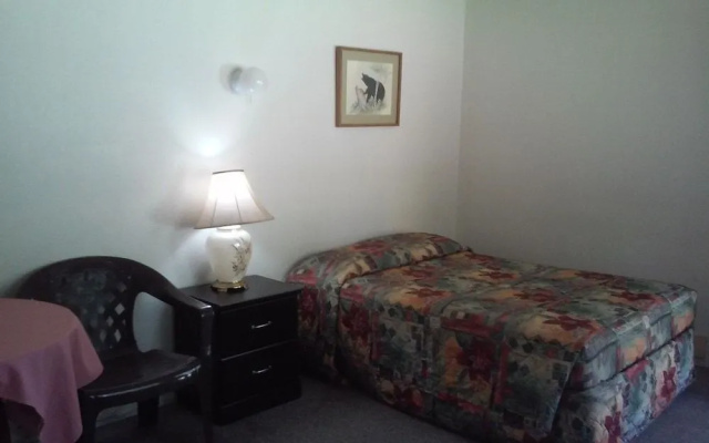 photo 2 of Sunny Valley Motel