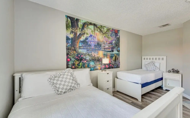photo 4 of 8 Mi to Disney: Villa w/ Screened Pool & Lanai