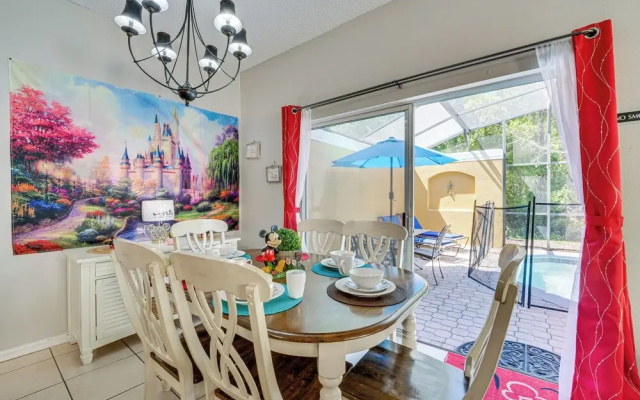 photo 5 of 8 Mi to Disney: Villa w/ Screened Pool & Lanai