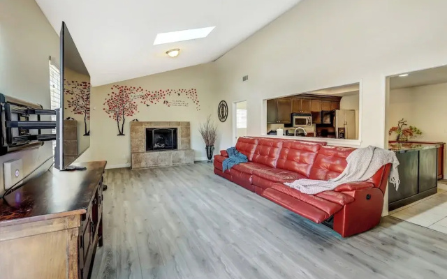 photo 2 of Sunny Vista Vacation Rental Home: 12 Mi to Beach!