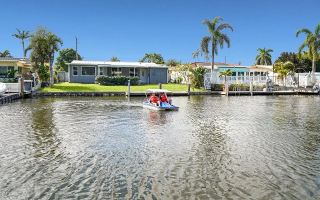 photo 3 of Sunny Waterside A in Dania Beach