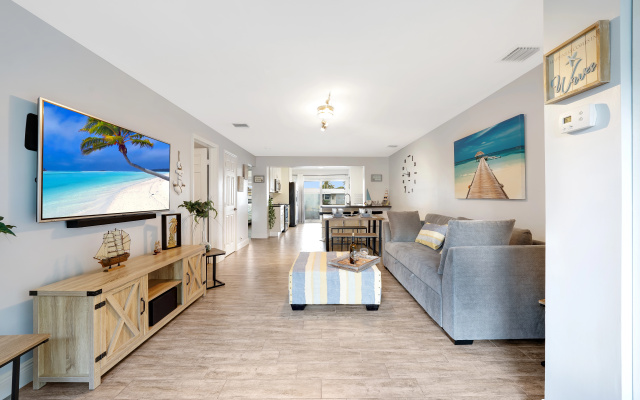 photo 2 of Sunny Waterside B in Dania Beach