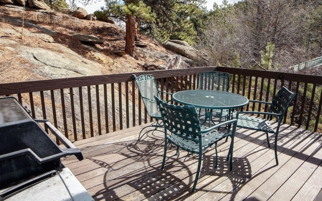 photo 2 of Sunnyside Knoll: 7 1 Bedroom Cabin