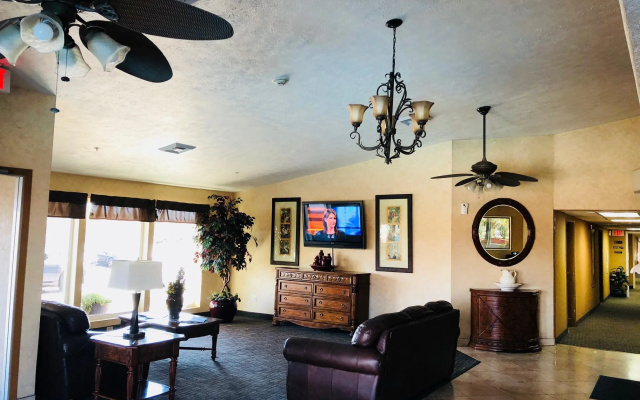 photo 2 of Sunrise Inn Hotel