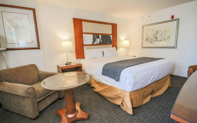 photo 3 of Sunrise Inn Hotel