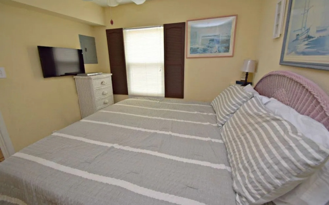photo 3 of Sunrise Village 101 by RedAwning