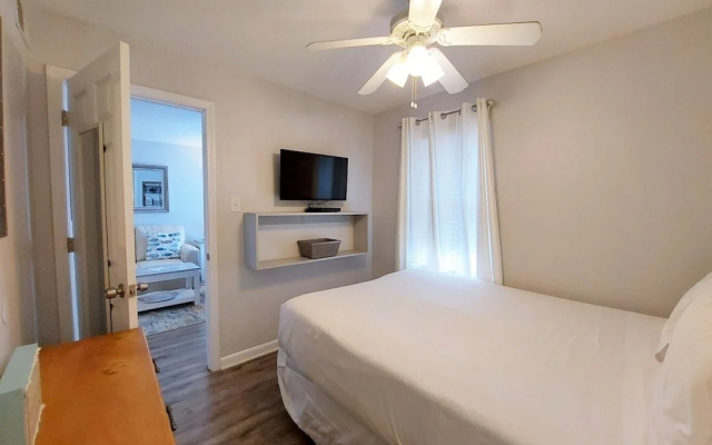 photo 4 of Sunrise Village 117 2 Bedroom Condo by RedAwning