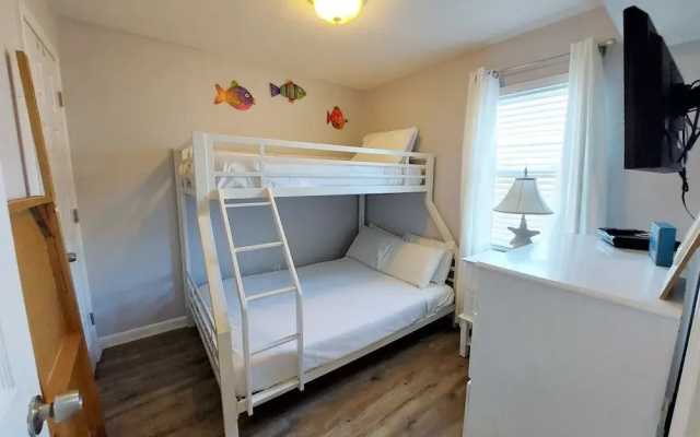 photo 5 of Sunrise Village 117 2 Bedroom Condo by RedAwning