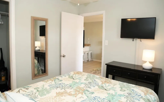 photo 3 of Sunrise Ge 212 2 Bedroom Condo by RedAwning