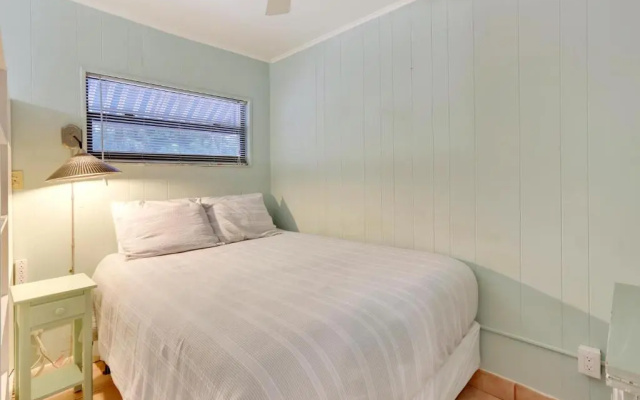 photo 3 of Sunset Beach House - Beach Hugger 1