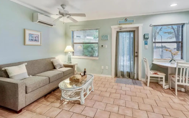 photo 4 of Sunset Beach House - Beach Hugger 1