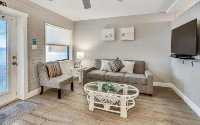 photo 4 of Sunset Beach House - Beach Hugger 2