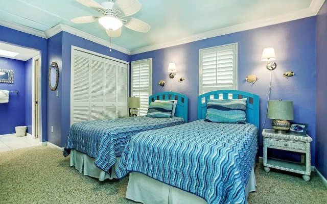 photo 4 of Sunset Captiva 19 2 Bedroom Home