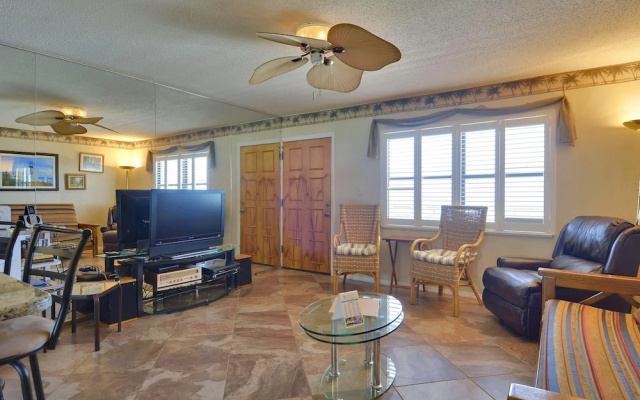 photo 2 of Sunset Chateau 506 Beachfront Condo / Great Updates/sunset Beach