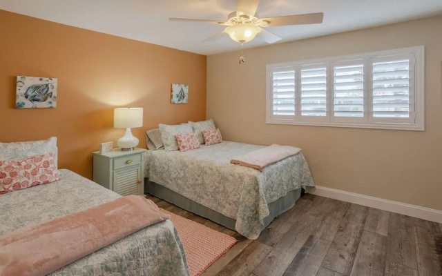 photo 2 of Sunset Chateau Beach Condo Star5vacations