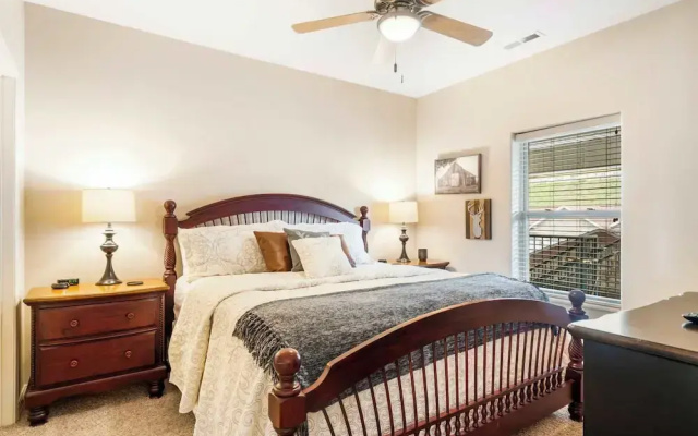 photo 2 of Sunset Daydream Elegant Condo on Table Rock!