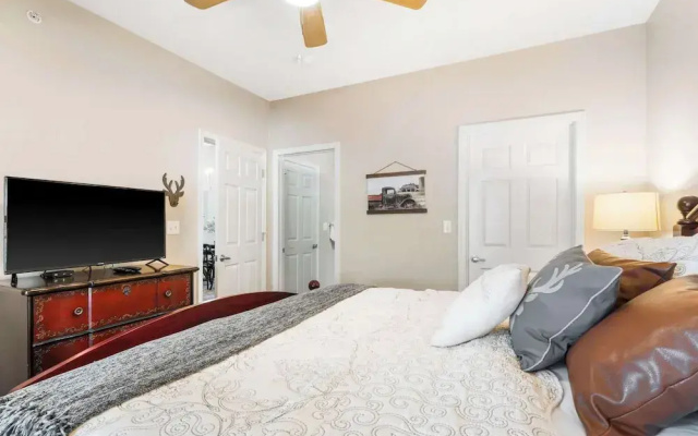 photo 3 of Sunset Daydream Elegant Condo on Table Rock!