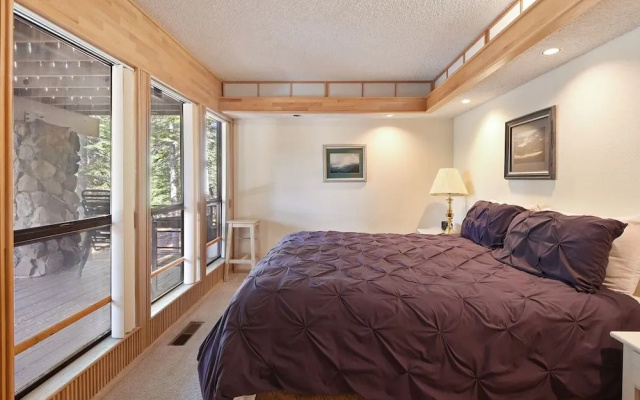 photo 3 of Sunset Lodge