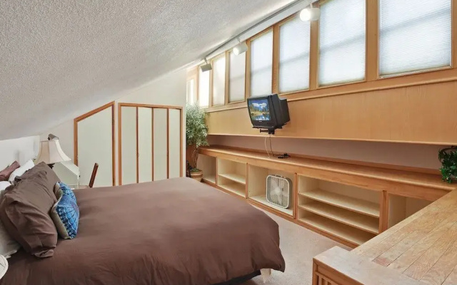 photo 4 of Sunset Lodge