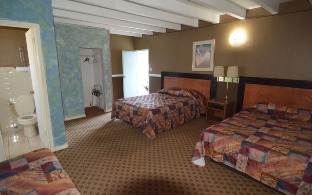 photo 2 of Sunset Motel