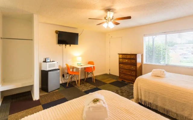 photo 5 of Sunset Motel