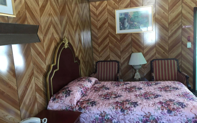 photo 5 of Sunset Motel